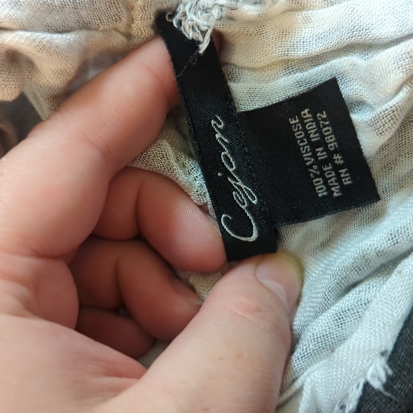 Black & White Infinity Scarf | 100% Viscose - Picture 3 of 3